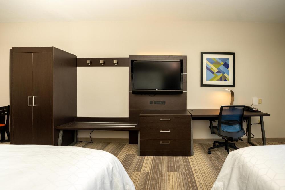 Holiday Inn Express & Suites Deer Park by IHG